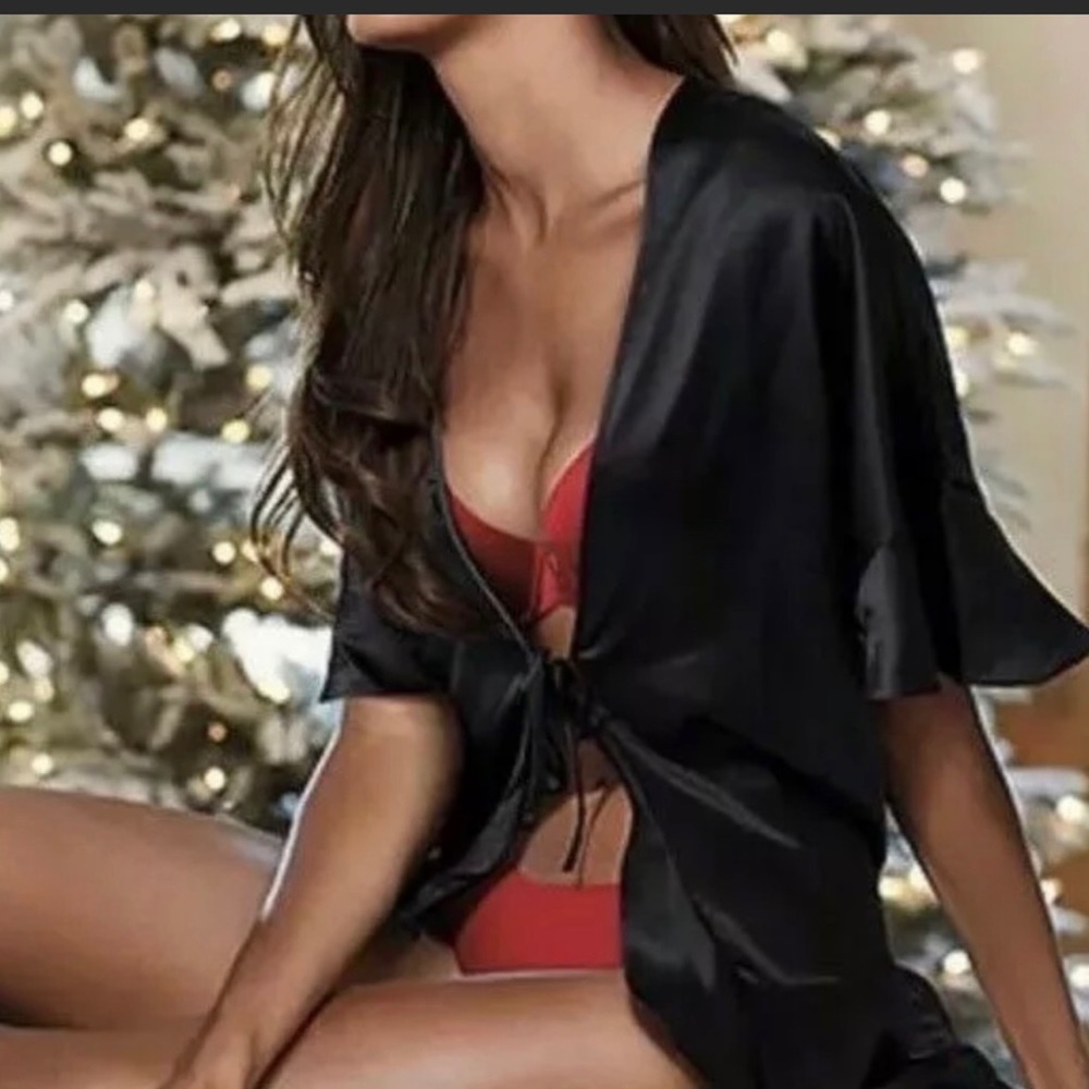 NWT Victoria’s Secret Robe - Picture 2 of 5